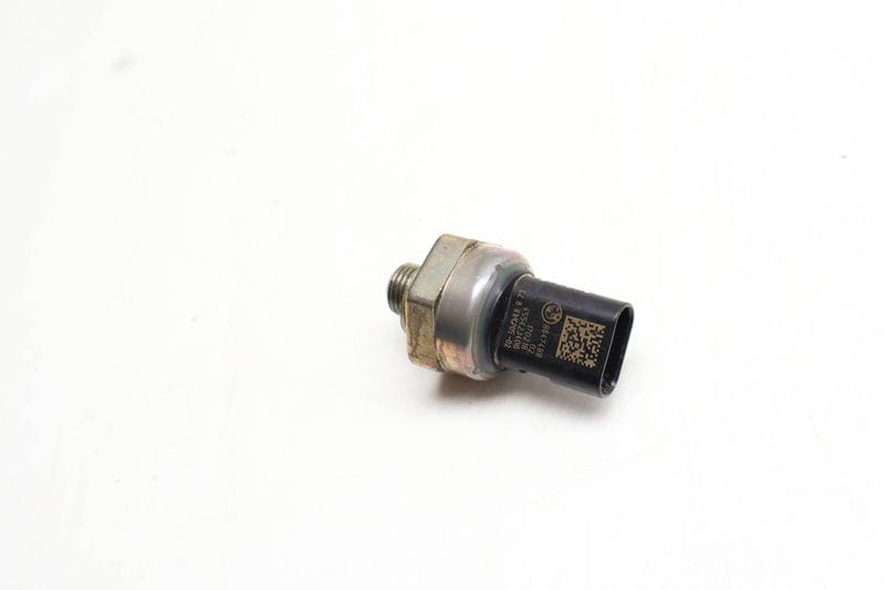 Engine Oil Pressure Sensor / Switch 12618647488 — Used (SKU 647994)