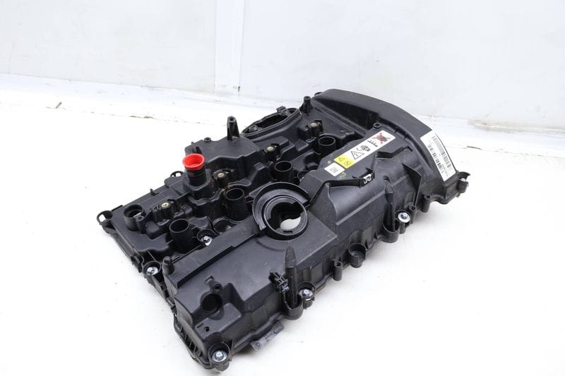 Engine Valve / Cylinder Head Cover 11127611278 — Used (SKU 648076)