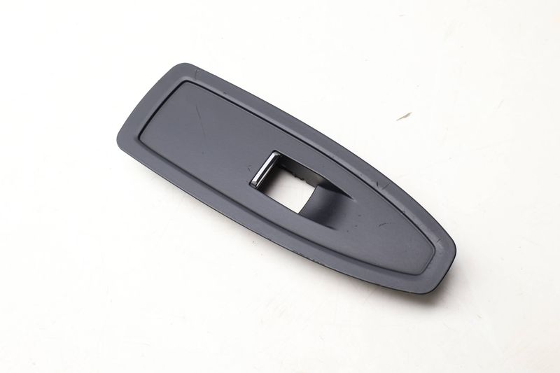 Door Window Switch Trim 51417403884 — Used (SKU 647848)