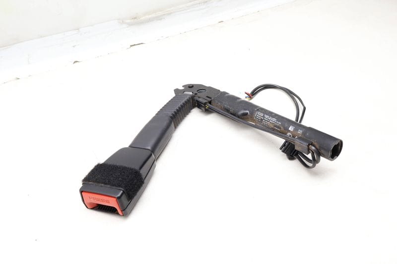 Seat Belt Buckle / Receiver 72117259388 — Used (SKU 647798)