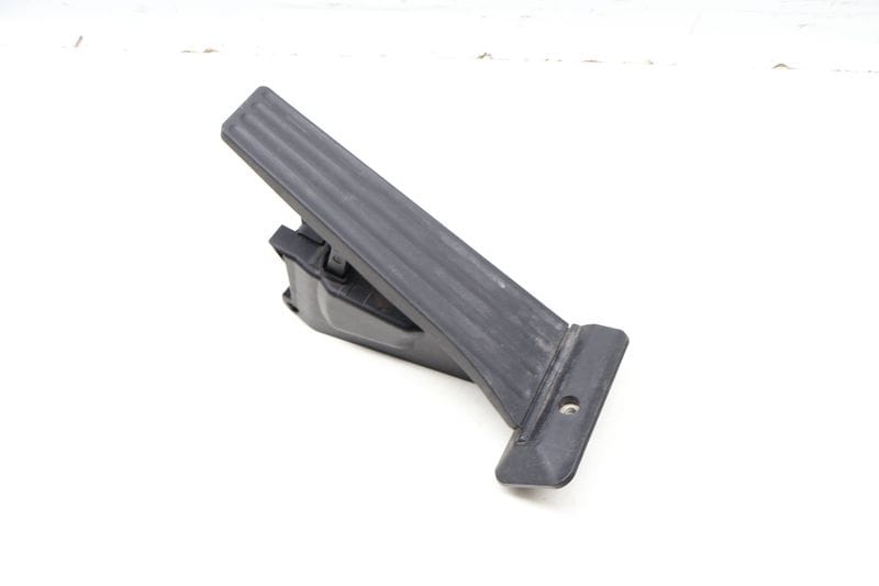 Gas Pedal / Accelerator Module 35426853175 — Used (SKU 647905)
