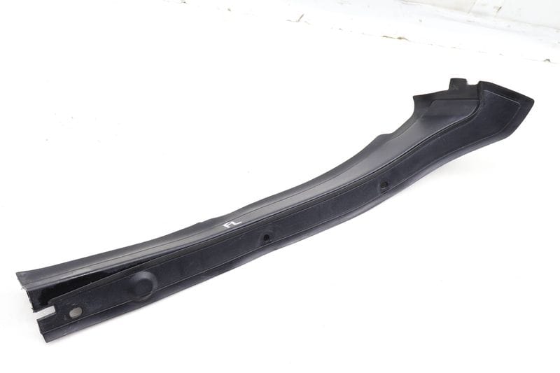 Hood / Fender Seal Panel 51767264273 — Used (SKU 647968)