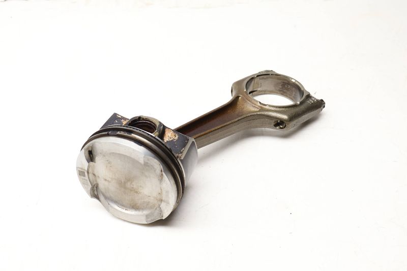 Piston w/ Connecting Rod 11258638450 — Used (SKU 648084)