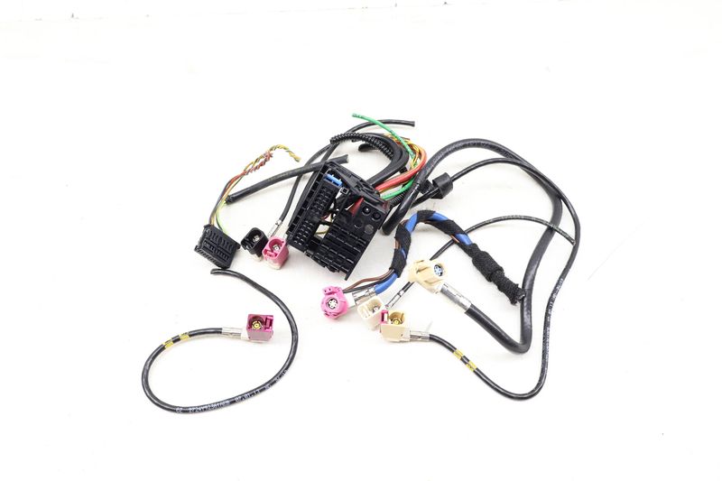 Radio / Stereo / NAV Head Unit Wiring Connector Set — Used (SKU 647929)