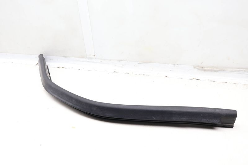 Engine Bay / Hood Seal 51767239146 — Used (SKU 648099)
