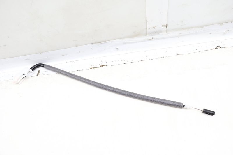 Door Latch / Lock Actuator Bowden Cable 51227314286 — Used (SKU 647886)