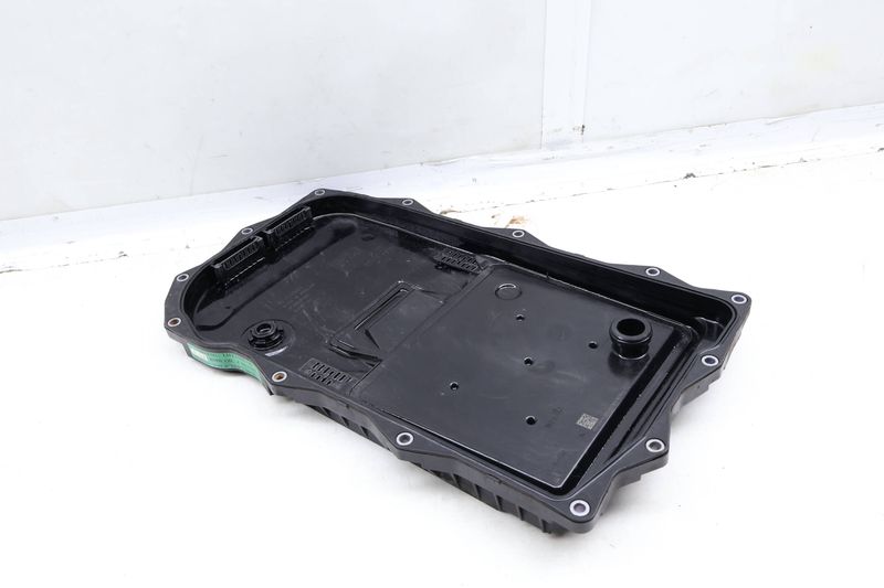 Transmission Oil Pan 24118612901 — Used (SKU 648097)