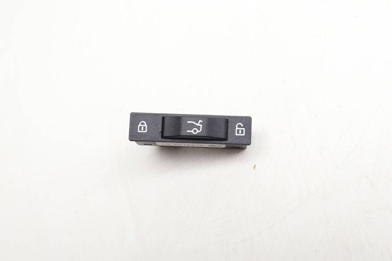 Trunk Lid Lock / Release Switch 61319253779 — Used (SKU 647858)