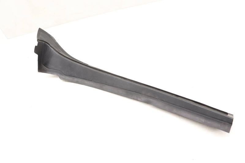 Hood / Fender Seal Panel 51767264273 — Used (SKU 527104)