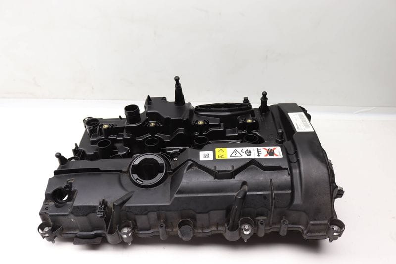 Engine Valve / Cylinder Head Cover 11127611278 — Used (SKU 579043)