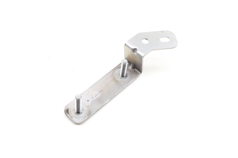Insulation Valve Bracket 16137424006 — Used (SKU 578993)