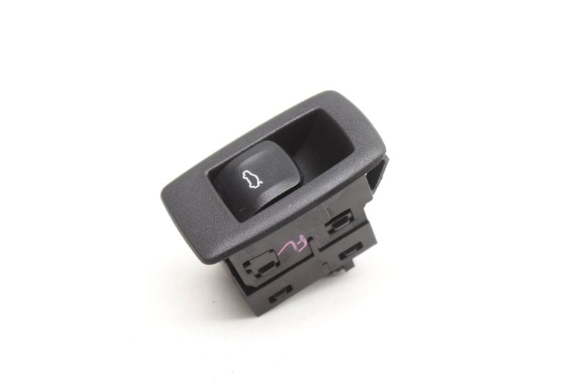 Trunk / Hatch Release Switch 61319327029 — Used (SKU 579481)