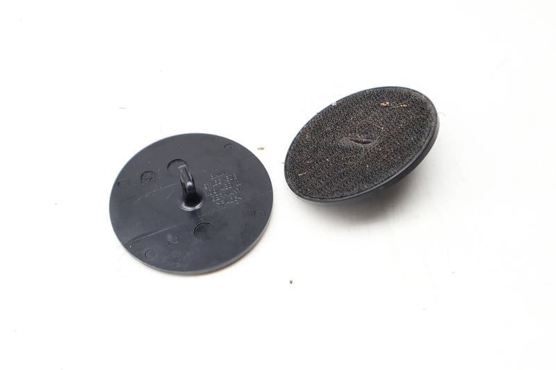 Carpet Floor Mat Fastener / Mount Set (2) 07149166608 — Used (SKU 623541)