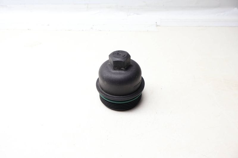 Engine Oil Filter Cover / Cap 11428507685 — Used (SKU 705587)