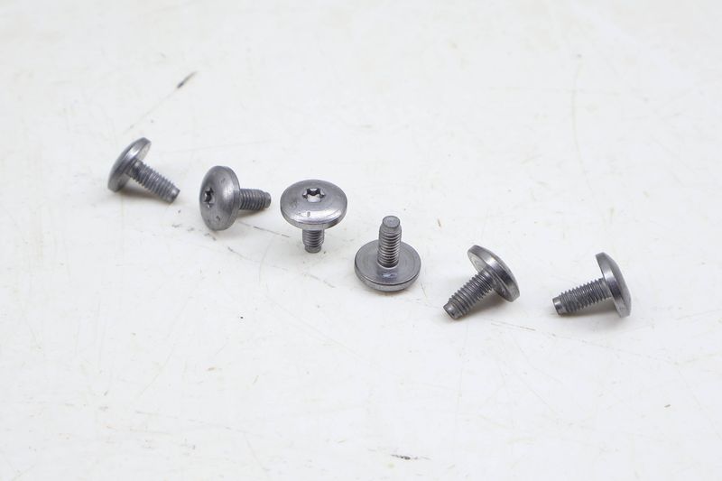 M6X14 Screw / Bolt Set (6) 07147156542 — Used (SKU 705317)