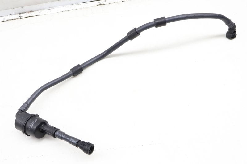 Fuel Tank Breather Hose / Line 13908681537 — Used (SKU 623856)