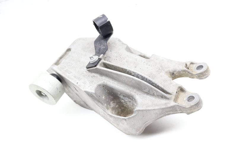 Engine / Motor Mount Bracket 22116861565 — Used (SKU 705636)