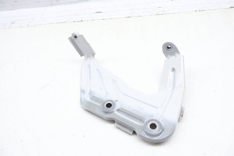 Fender Mount Bracket 41357424677 — Used (SKU 705608)