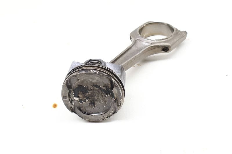 Piston w/ Connecting Rod 11259468869 — Used (SKU 623897)