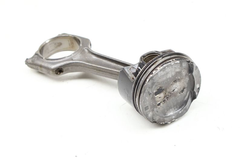 Piston w/ Connecting Rod 11259468869 — Used (SKU 623899)