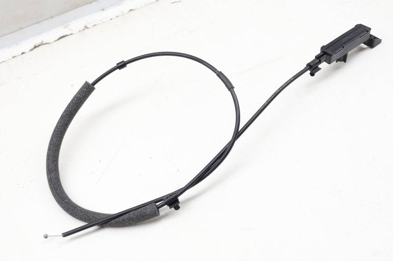 Seat Latch / Lock Bowden Cable 52207462585 — Used (SKU 623641)