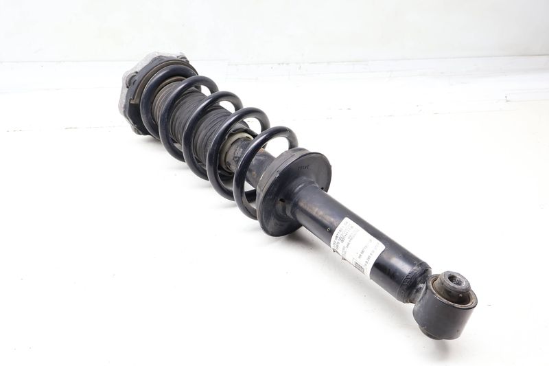 Strut / Shock Absorber Assembly 33526871801 — Used (SKU 705684)