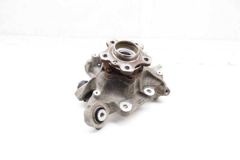 Spindle Knuckle w/ Wheel Bearing 6871030 — Used (SKU 705659)