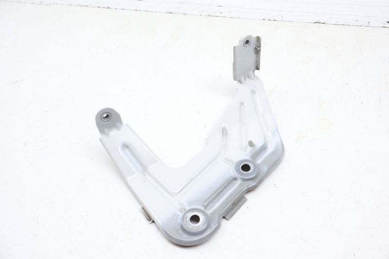 Fender Mount Bracket 41357424678 — Used (SKU 705612)