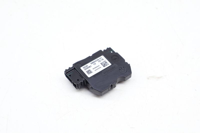Steering Wheel Electronic Control Module / Unit 32306884432 — Used (SKU 705267)