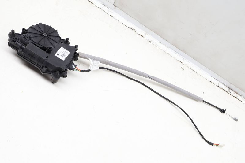 Trunk Hatch Lock Actuator 51247383561 — Used (SKU 623640)