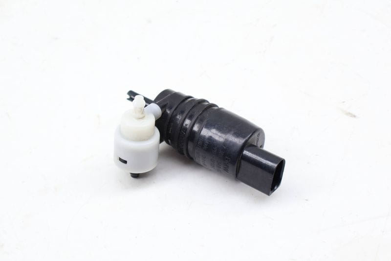 Windshield Washer Pump 67127388349 — Used (SKU 705342)