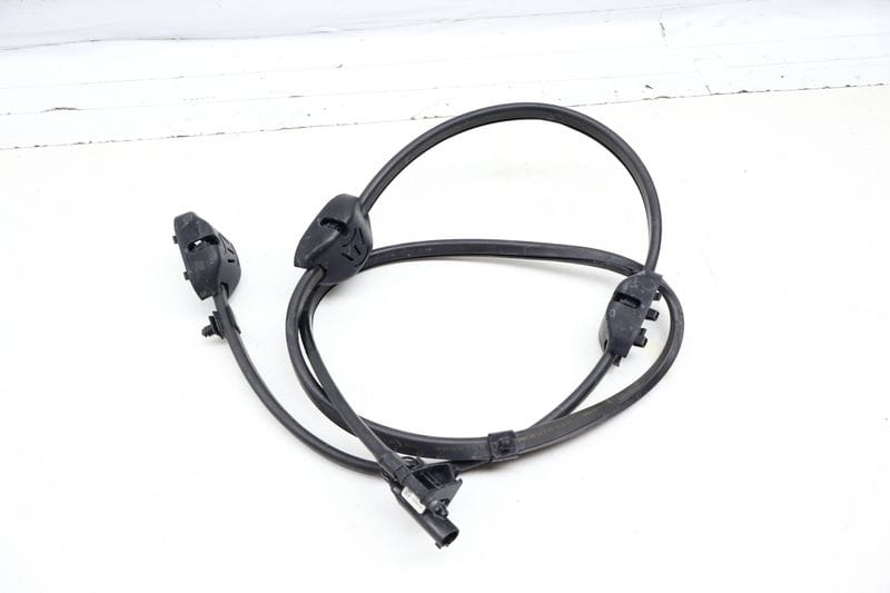 Windshield Washer Sprayer / Nozzle 61667399024 — Used (SKU 705555)