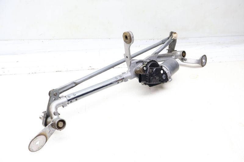 Windshield Wiper Transmission w/ Motor 61617399004 — Used (SKU 705584)
