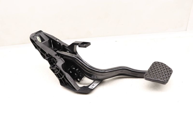 Brake Pedal Assembly 35006861771 — Used (SKU 536545)