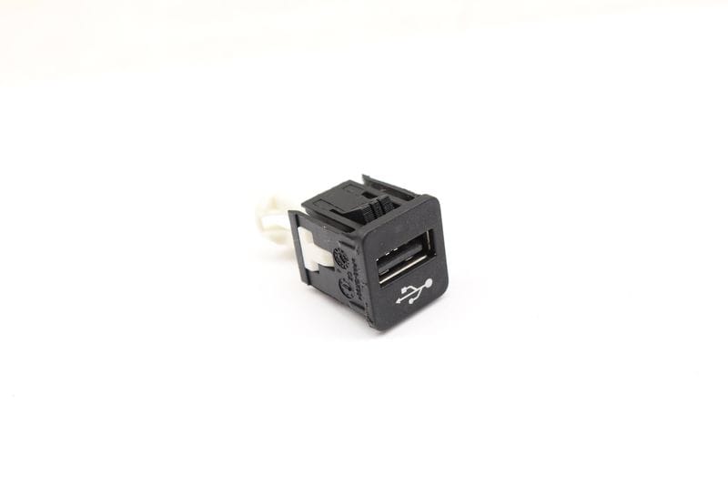 USB Socket / Port 84109229294 — Used (SKU 536345)