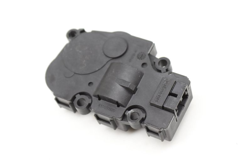 HVAC Flap / Servo Air Motor / Actuator 64119384023 — Used (SKU 596924)