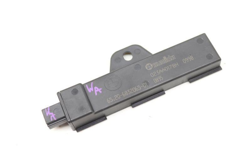 Kessy / Keyless Entry Antenna 65206832065 — Used (SKU 596967)