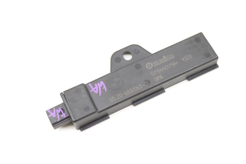 Kessy / Keyless Entry Antenna 65206832065 — Used (SKU 596968)