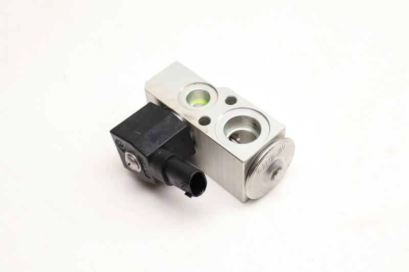 AC Expansion Valve LR016631 — Used (SKU 614756)