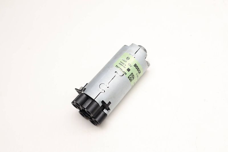 Slide Seat Motor LR156734 — Used (SKU 614533)