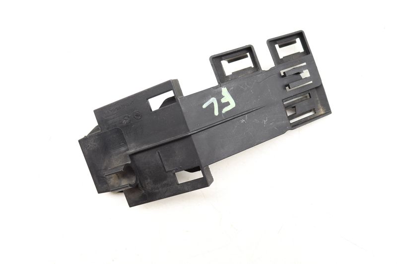 Brake Wiring / Line Bracket 2465462743 — Used (SKU 507275)