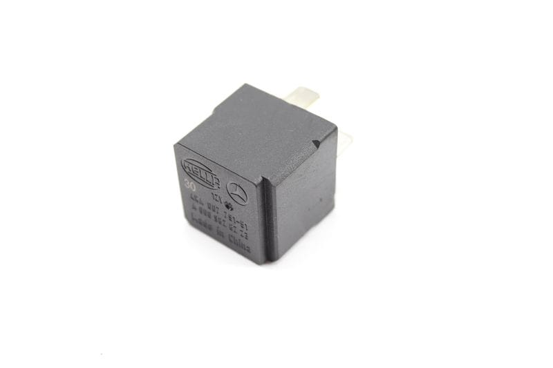 Relay 0009828223 — Used (SKU 507495)