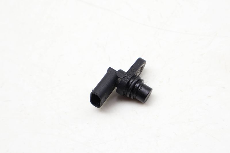 Cam / Camshaft Position Sensor 2709050400 — Used (SKU 678154)
