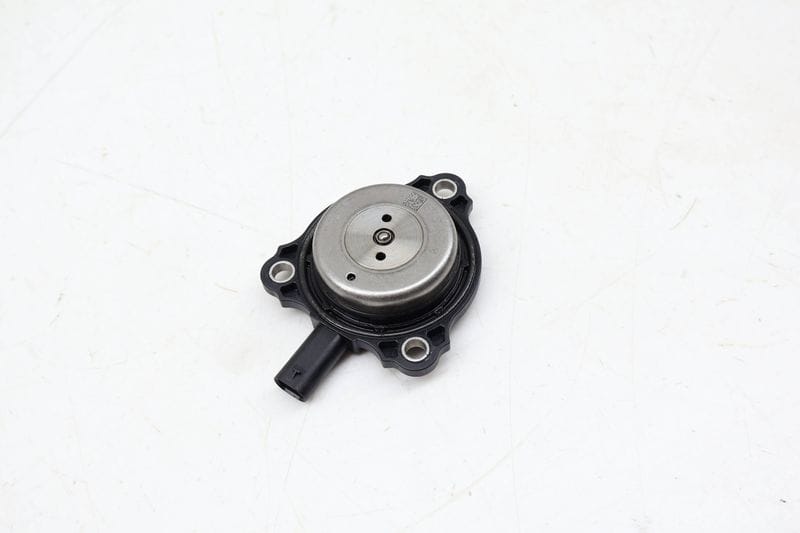 Cam / Camshaft Timing Actuator Solenoid 2761560790 — Used (SKU 678167)
