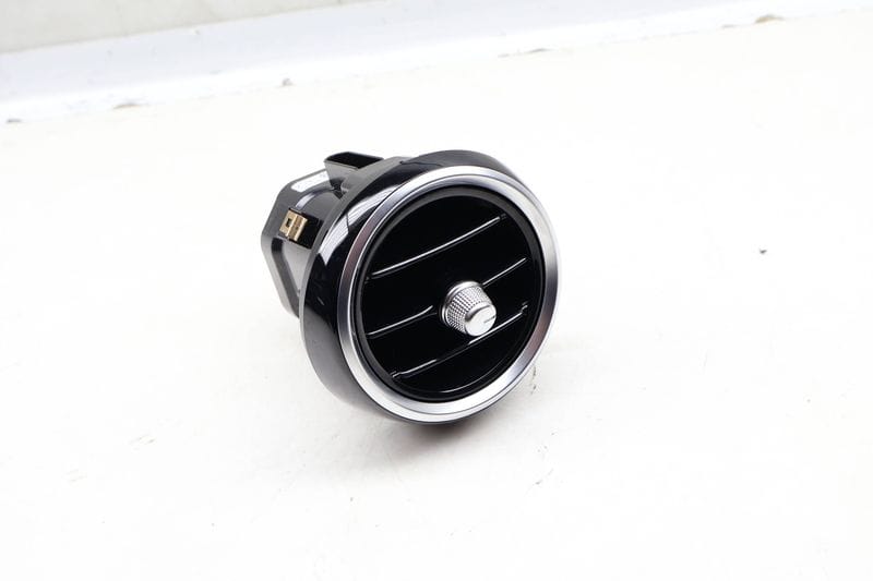 Center Dash Air Vent 2058300201 — Used (SKU 644606)