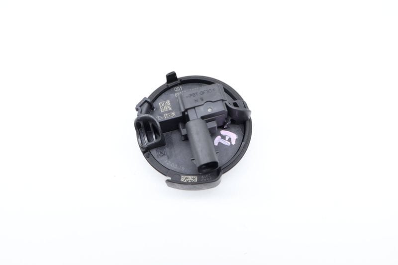 Door Impact Crash / Airbag Sensor 2139051400 — Used (SKU 644233)