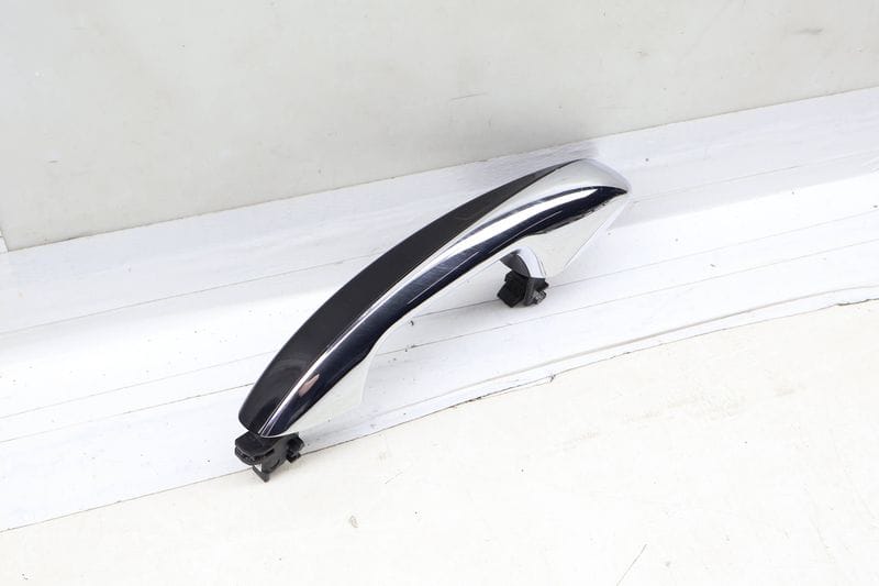 Exterior Door Handle 0997605601 — Used (SKU 678048)