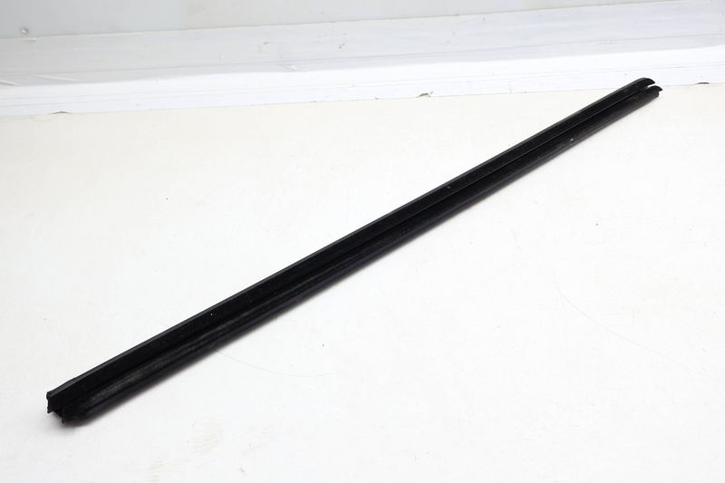 Inner Door / Window Slot Seal 2537252601 — Used (SKU 678040)