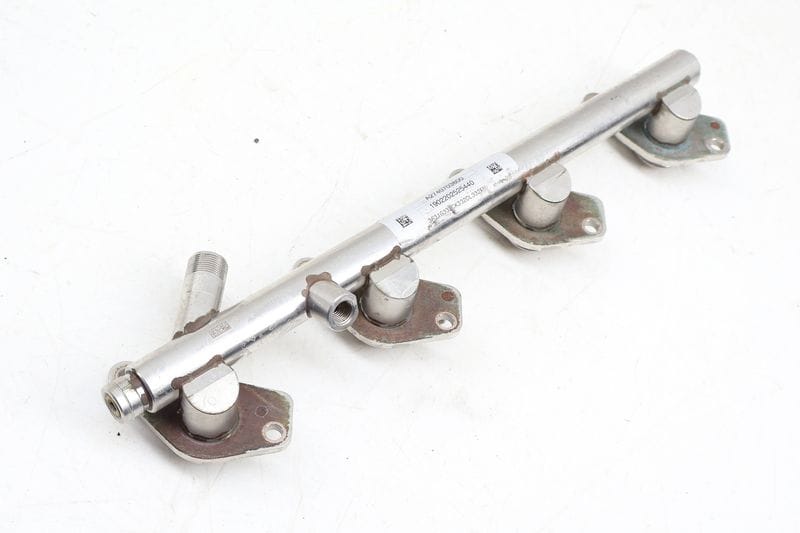 Fuel Rail 2740703800 — Used (SKU 678222)