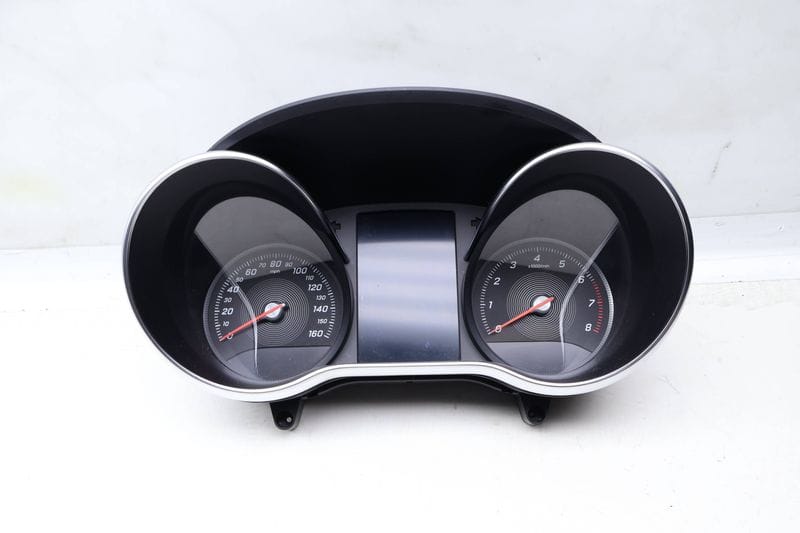Instrument Cluster / Speedometer 2539005904 — Used (SKU 644649)